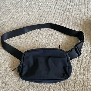 lululemon athletica Everywhere Black Crossbody Bag
